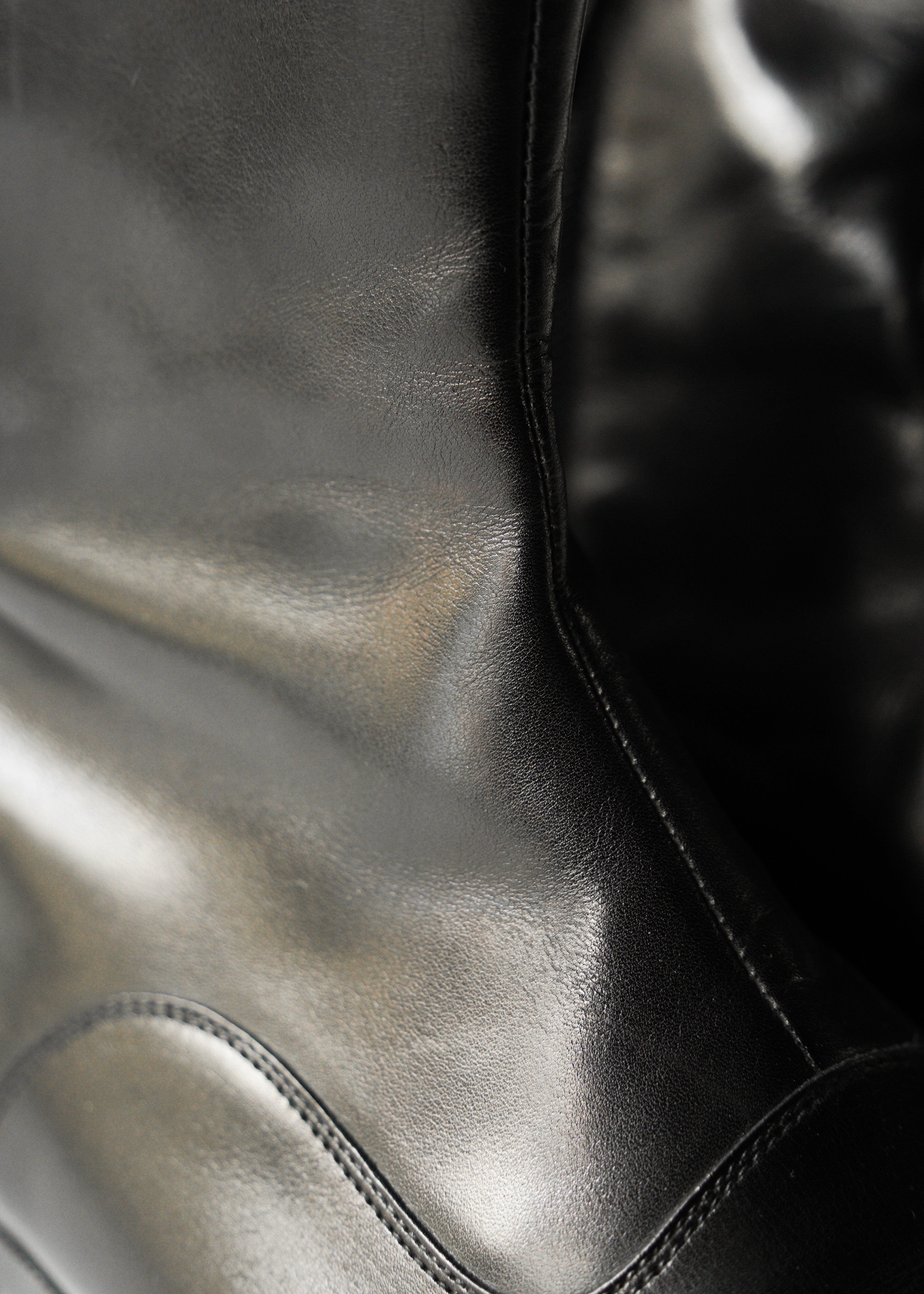 90-00's GUCCI  perforated cap-toe side zip boots