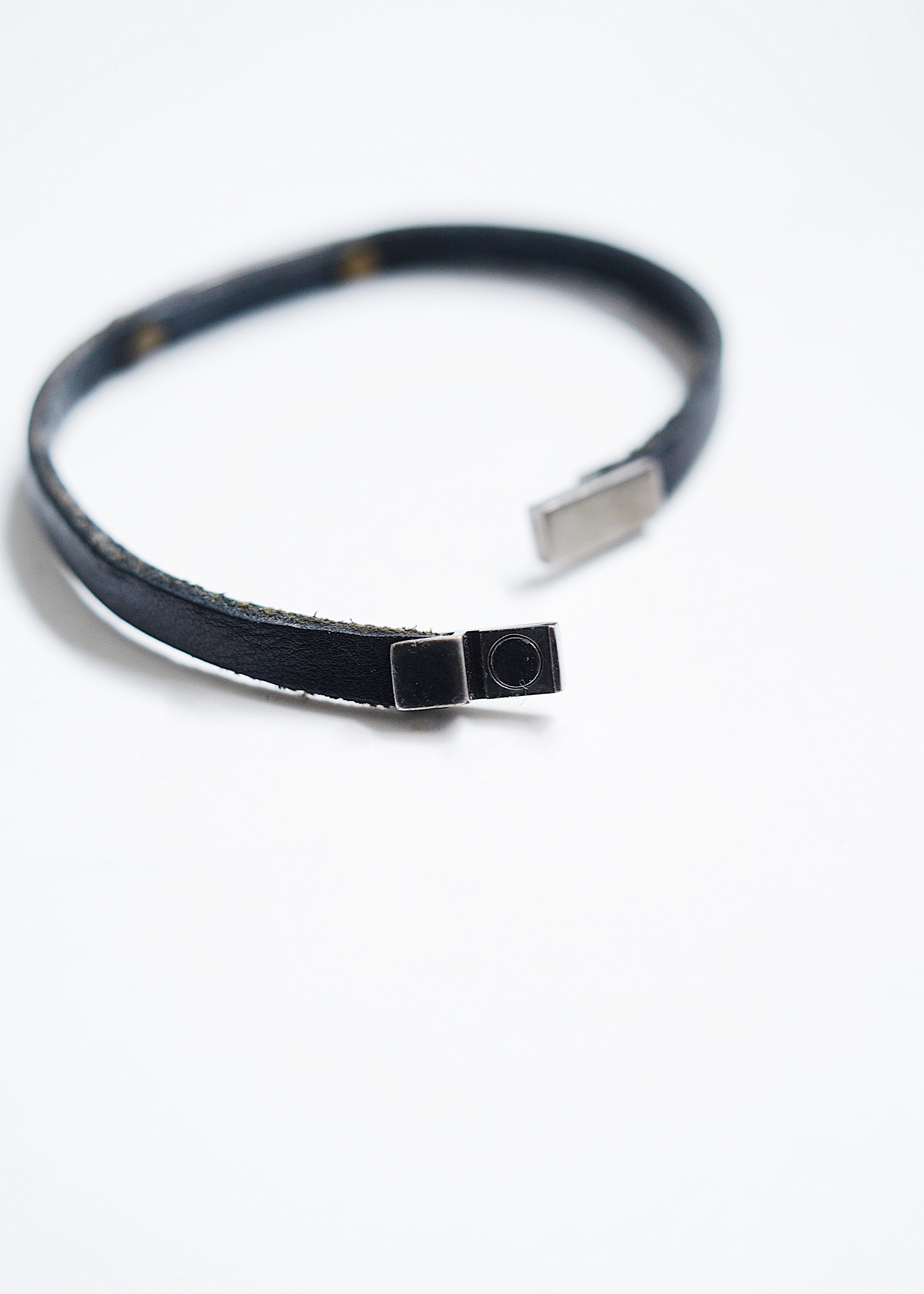 SAINT LAURENT PARIS metal plate leather bracelet