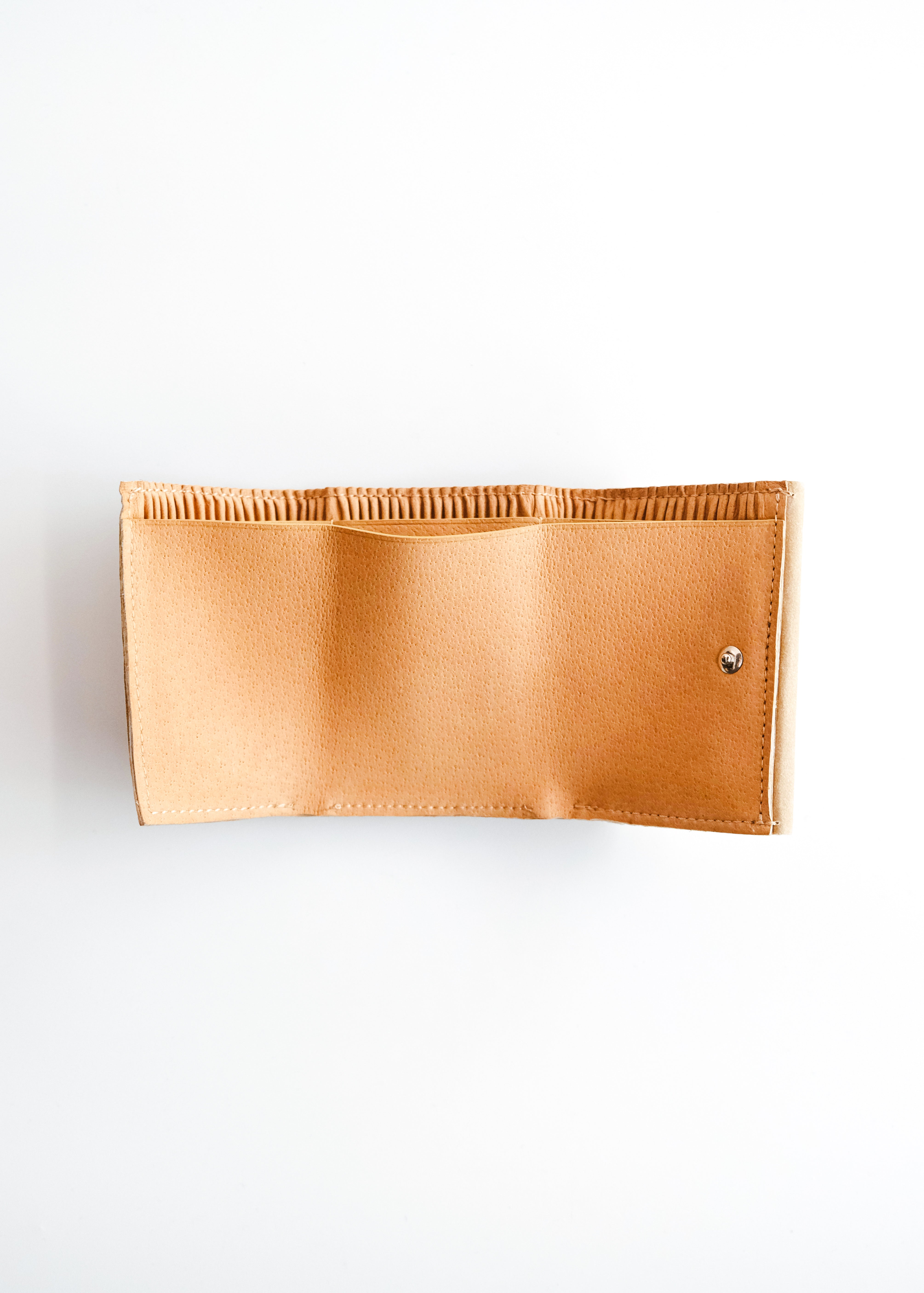 beta post cardboardic trifold wallet 310 Beige メンズ