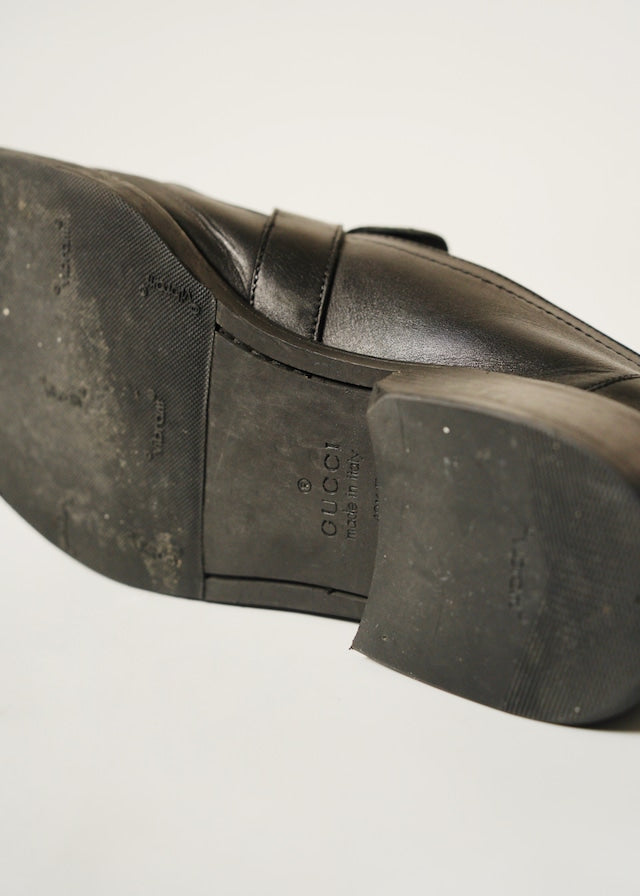 00's - GUCCI leather strapped loafer