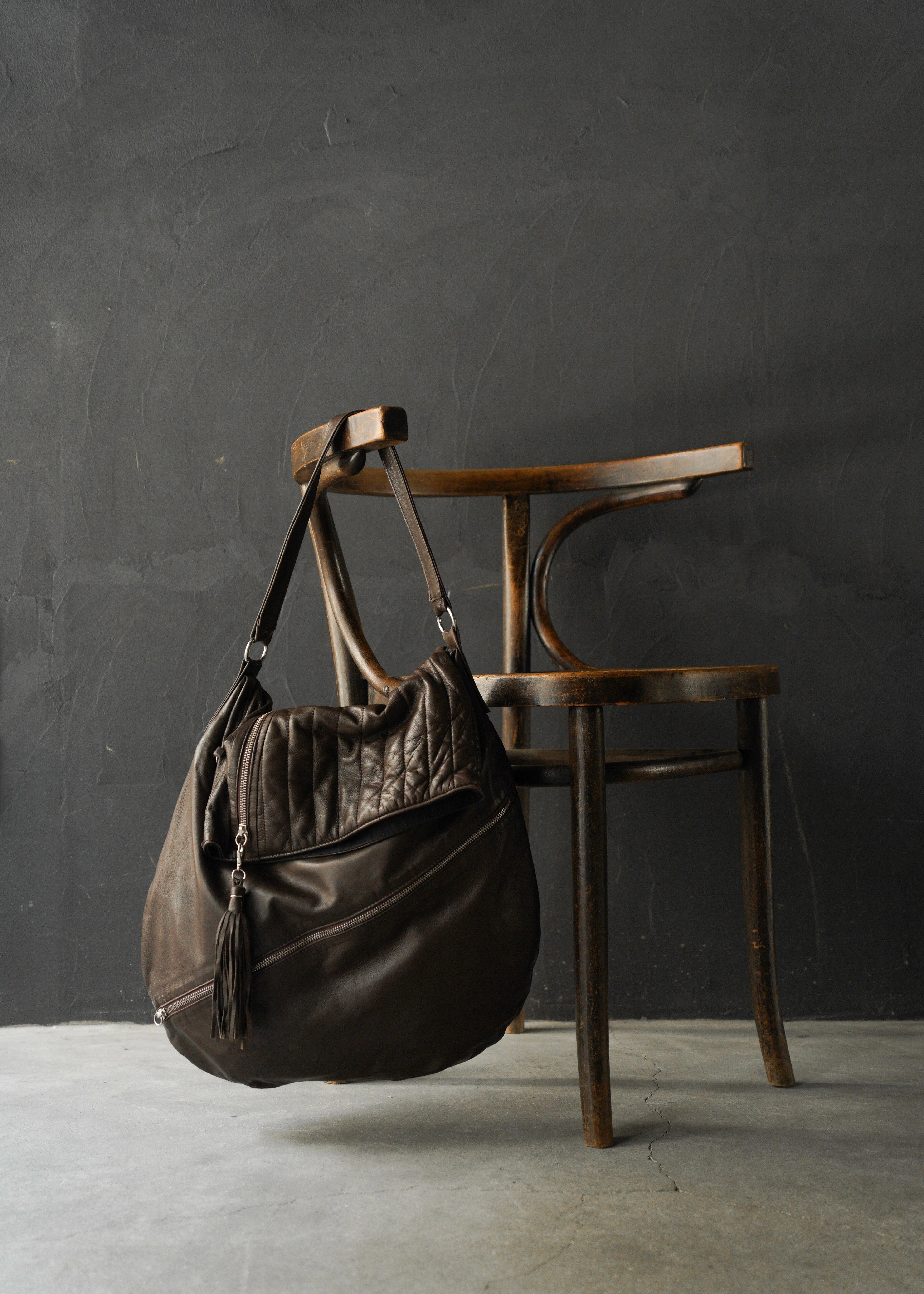 Multi zip pocket 2 way leather shoulder bag
