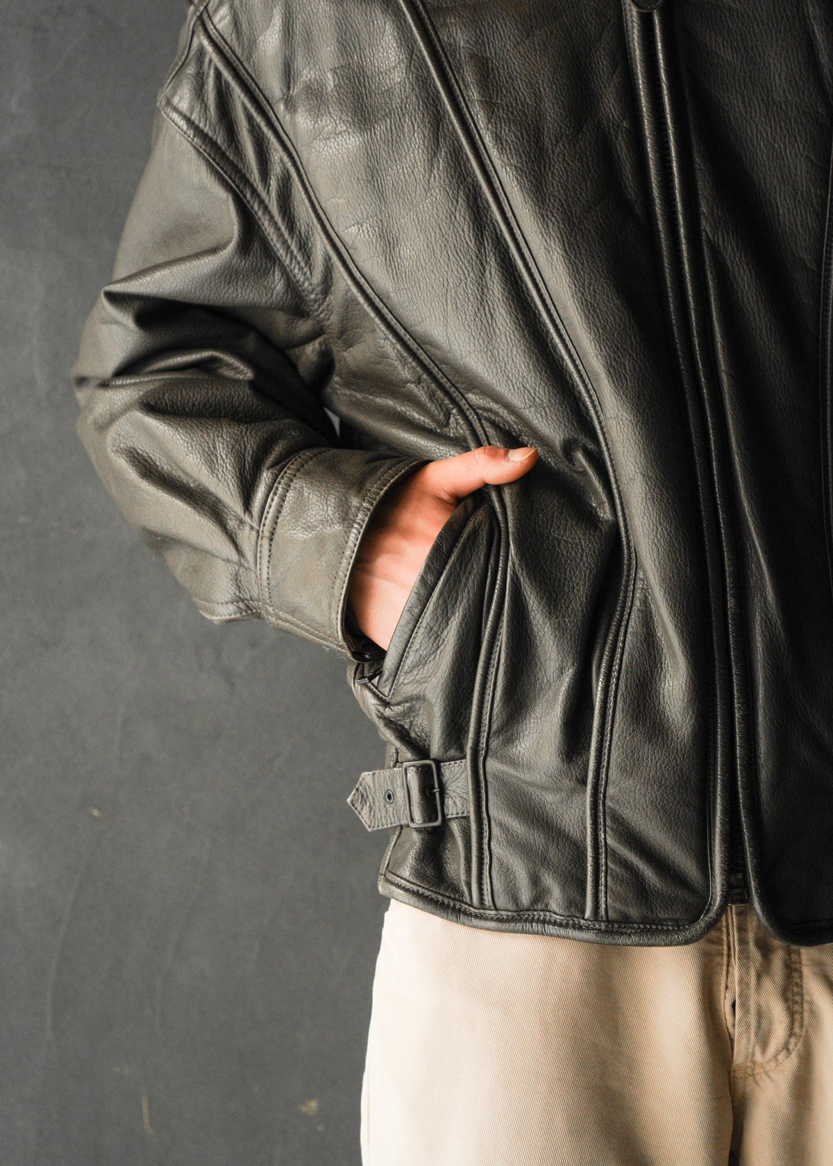ISSEY MIYAKE 82AWzip up cow leather jacket