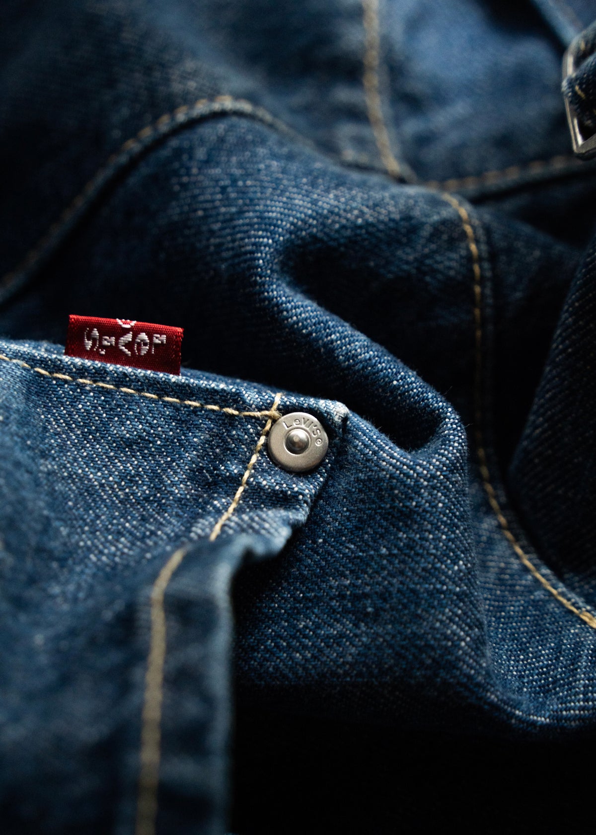00’s Euro  Levi’s draping loose fit jeans