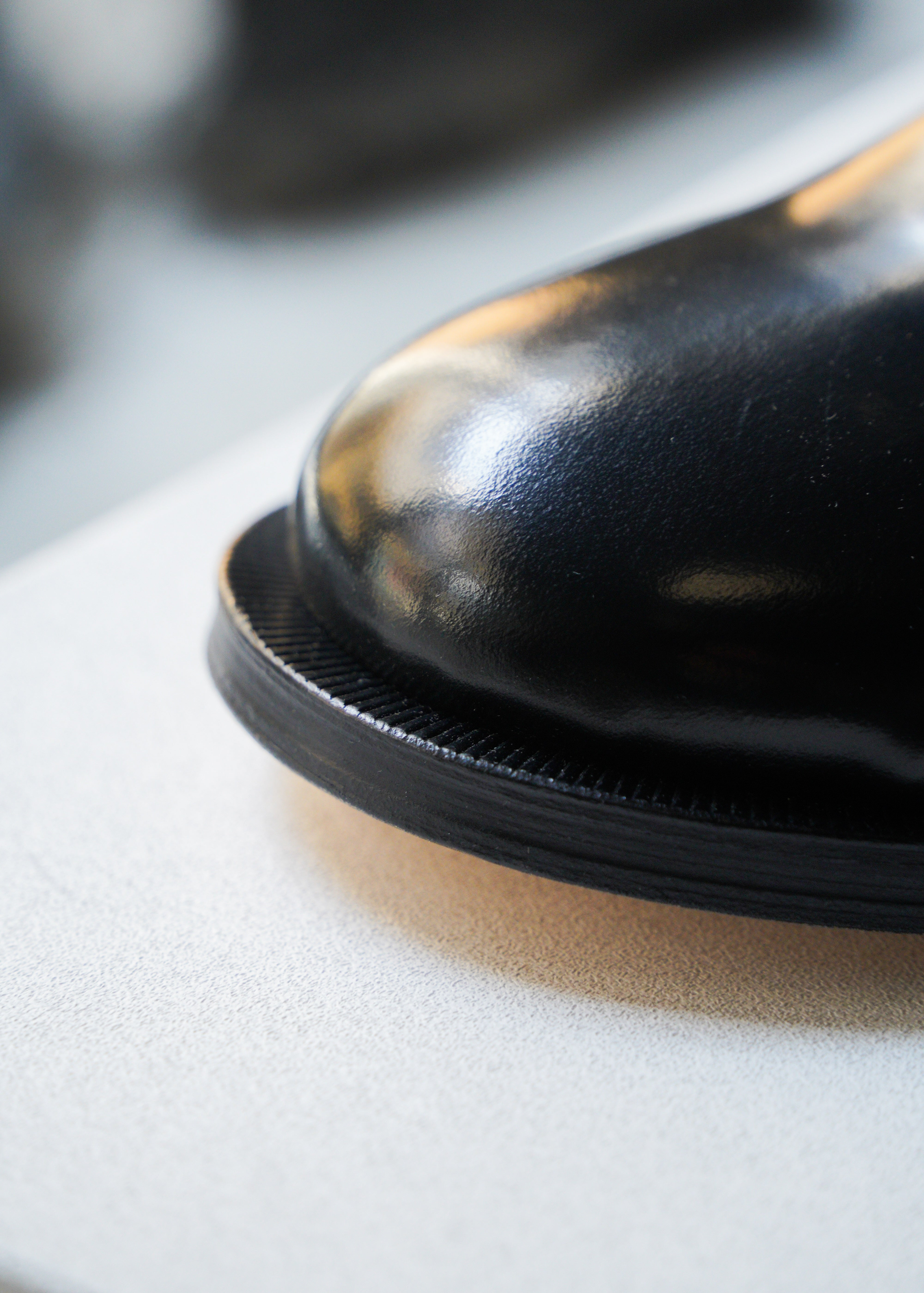 POST ARCHIVE FACTION 26SS Curved Slides / Glossy Black