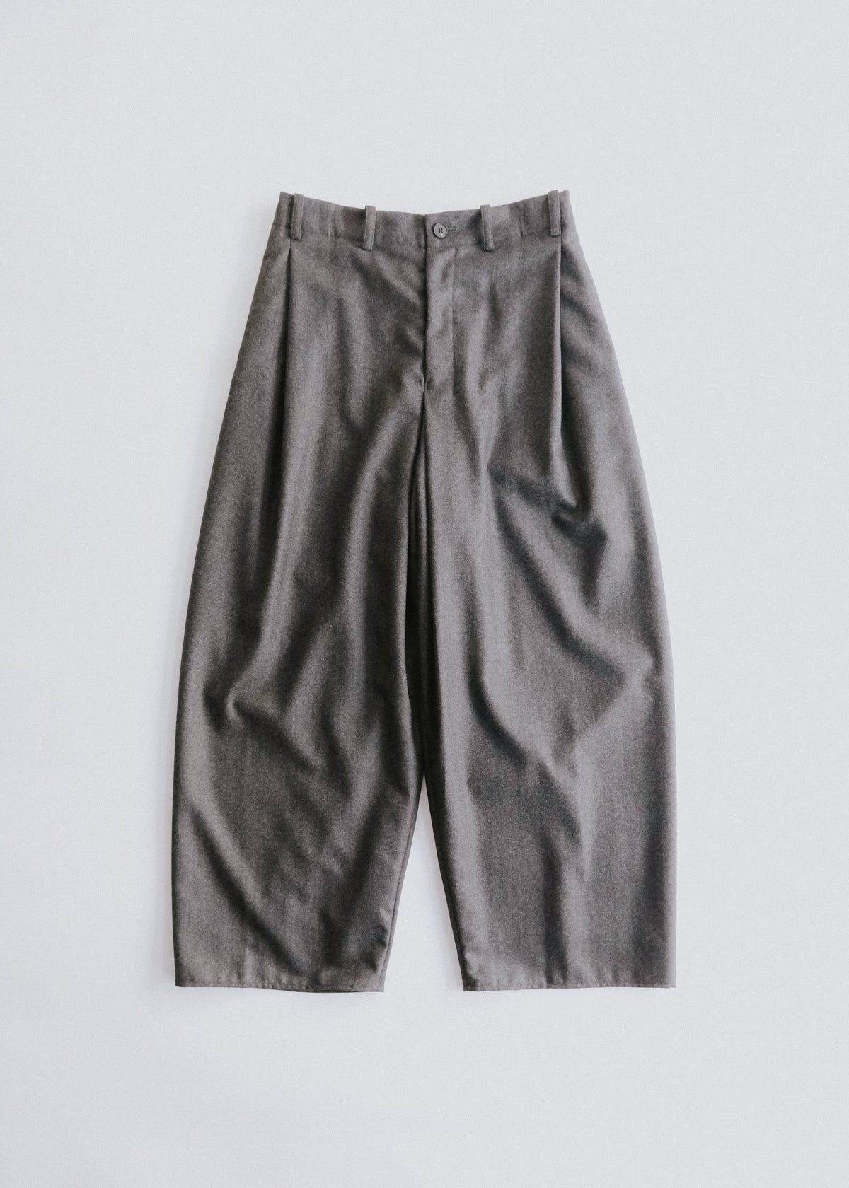 nonnotte 26AW Draping Crotch Box Pleats One- Tuck Trousers / Charcoal Top