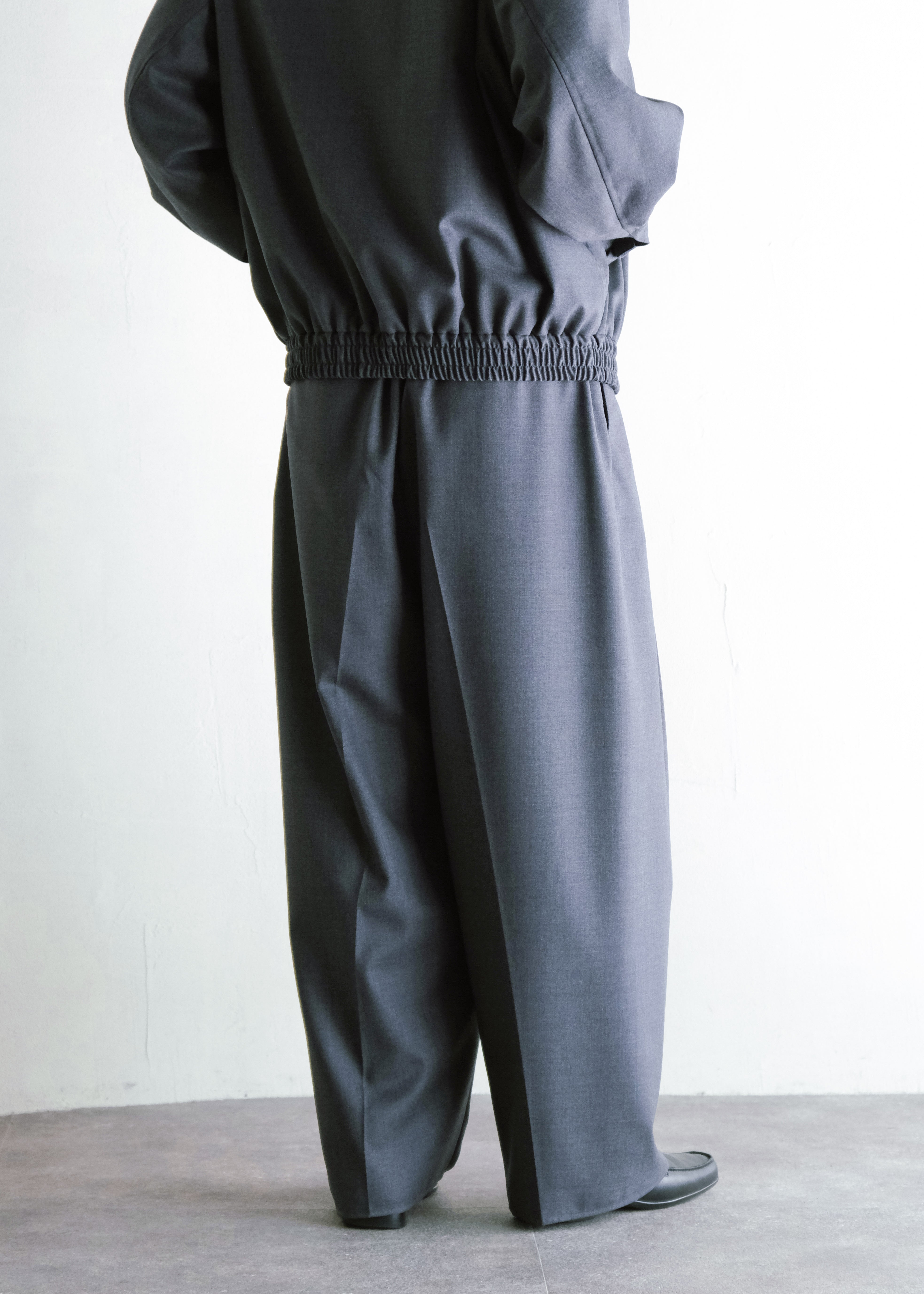 nonnotte 26AW Draping Crotch Box Pleats One- Tuck Trousers/ Charcoal Top