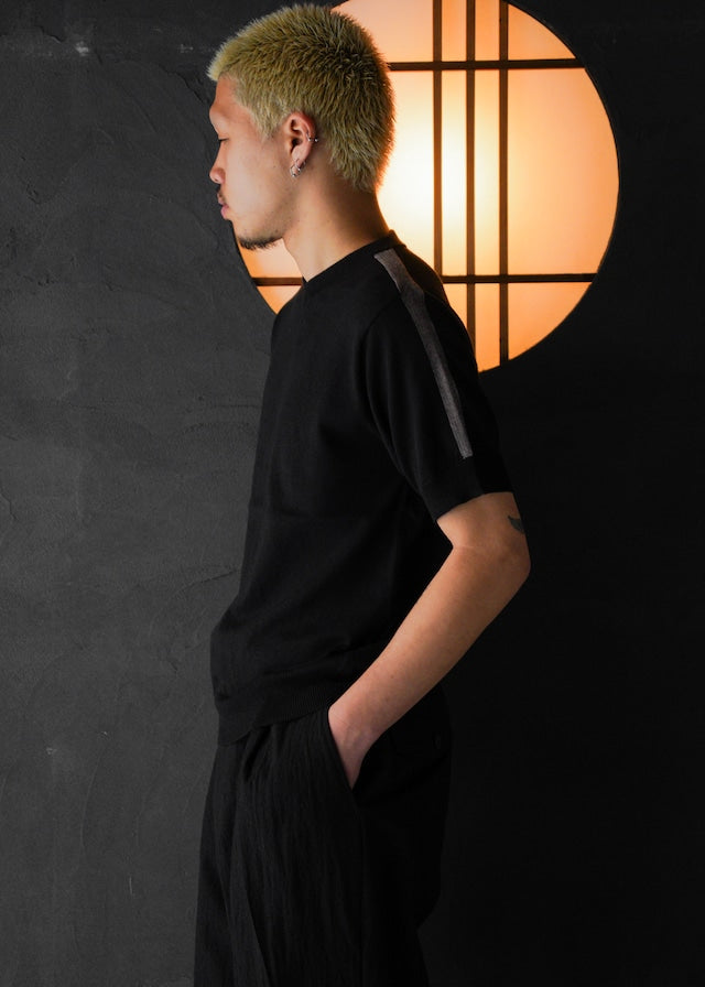 SHOOP 26SS crossed stripe v-neck / Black