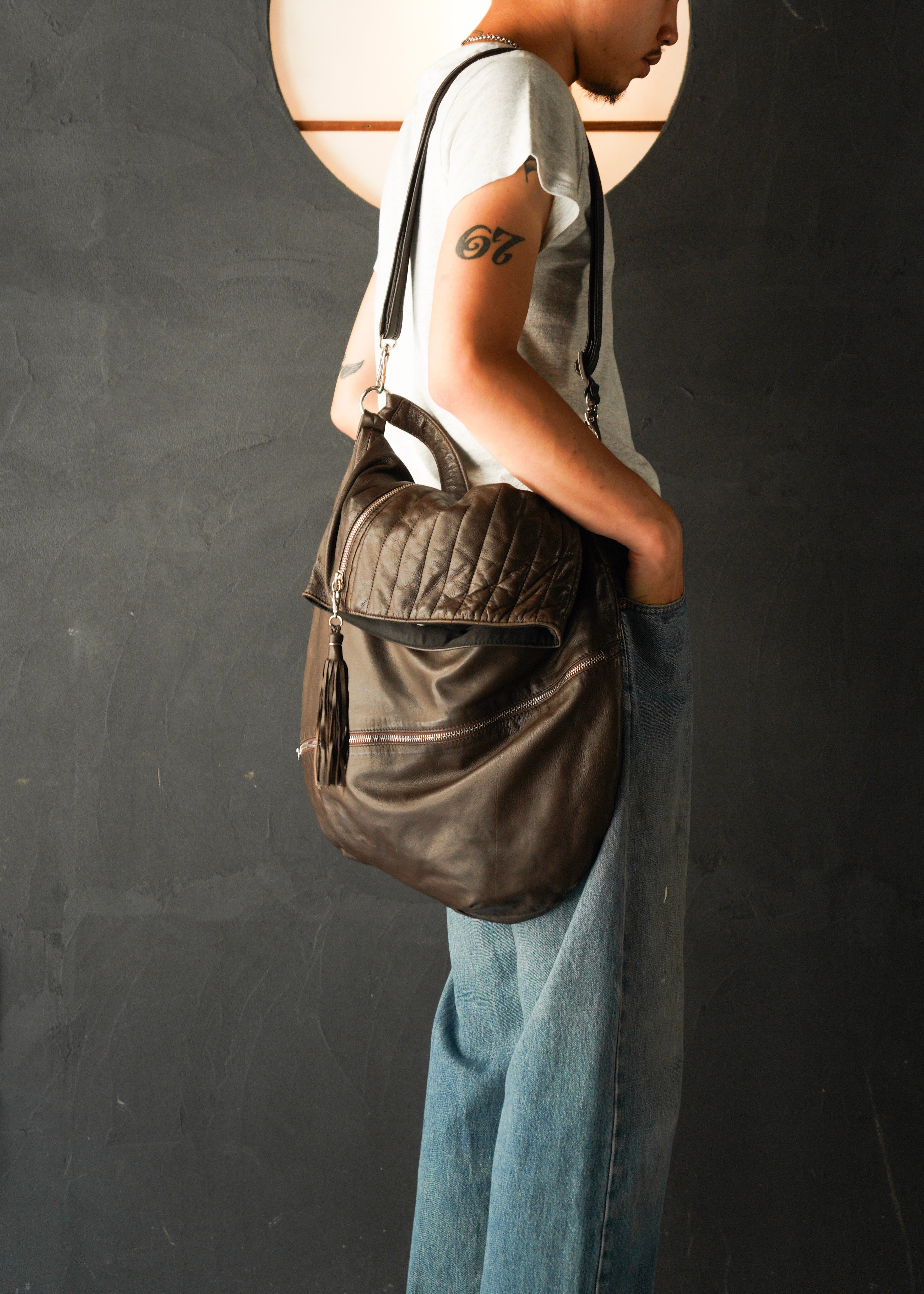 Multi zip pocket 2 way leather shoulder bag