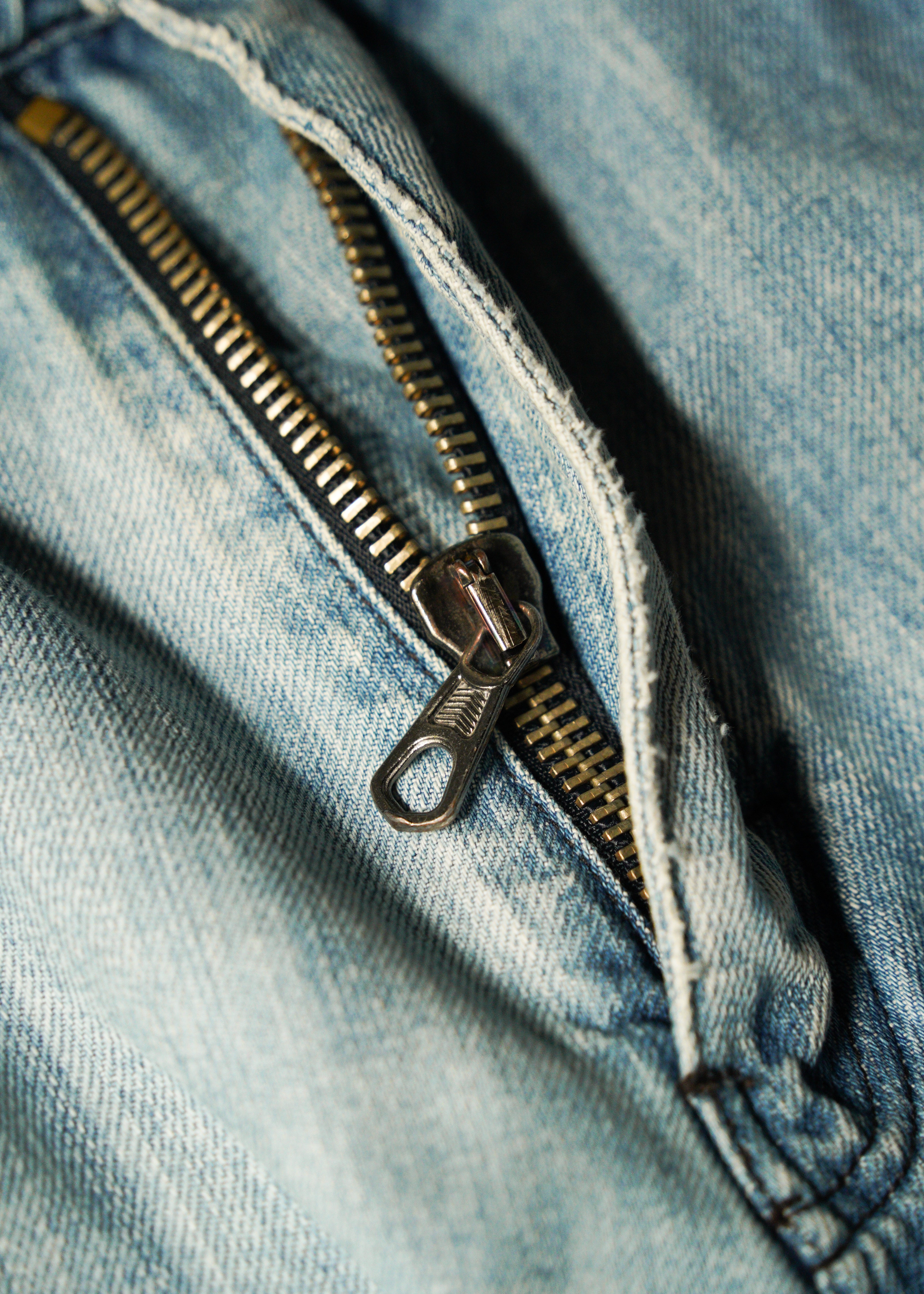 00-10’s BOTTEGA VENETA Intrecciato piping straight jeans