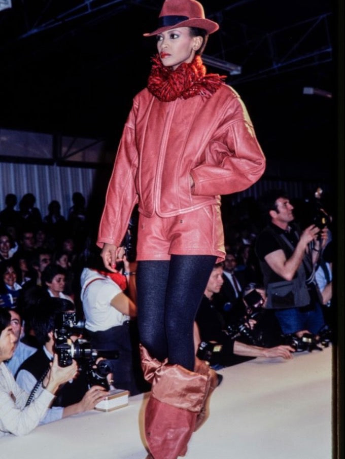 ISSEY MIYAKE 82AWzip up cow leather jacket