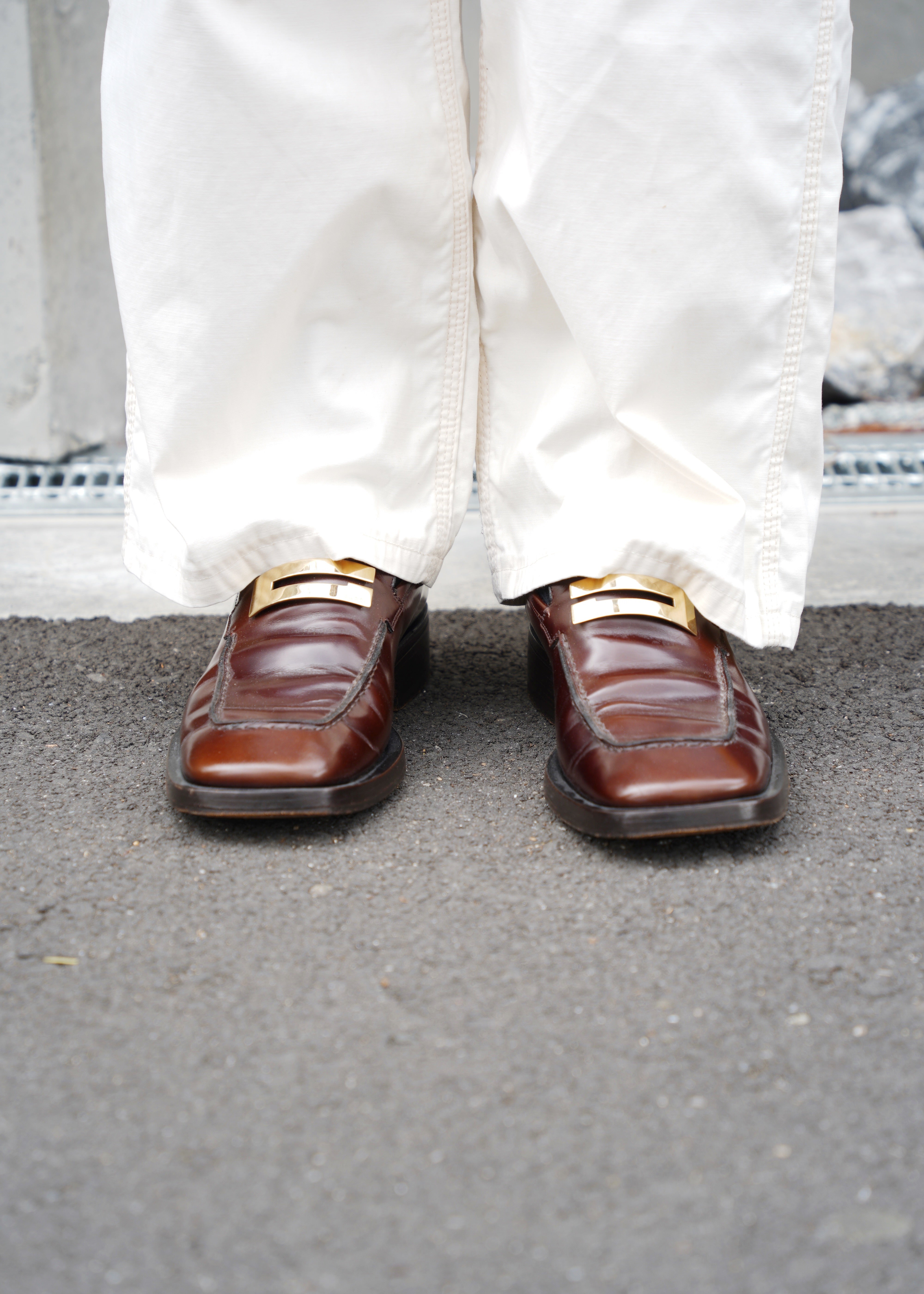 90's GUCCI by Tom Ford metal plate square toe loafer