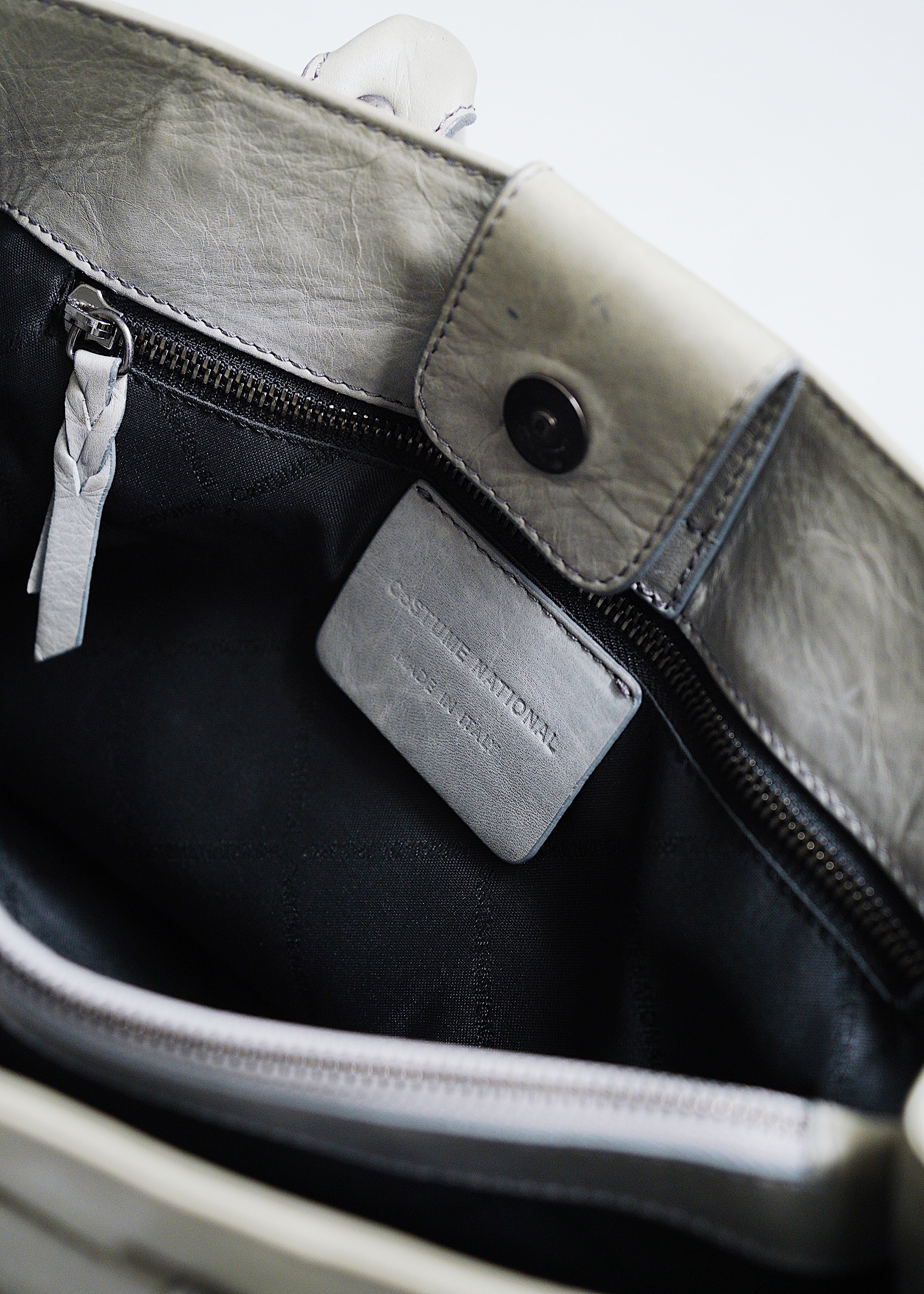 CoSTUME NATIONAL leather hand bag