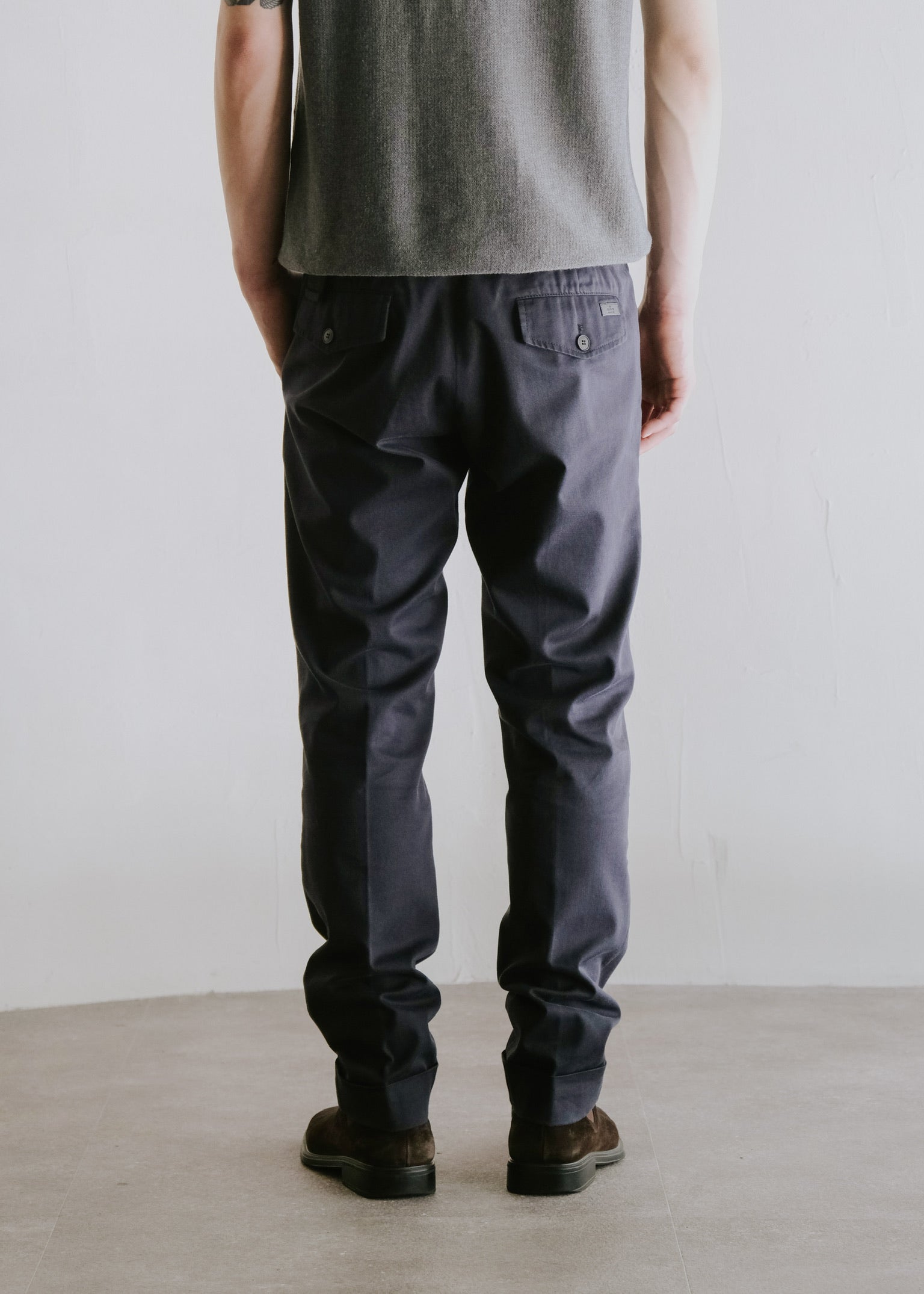 GUCCI 12SS by Frida Giannini center creased tapered cotton trousers