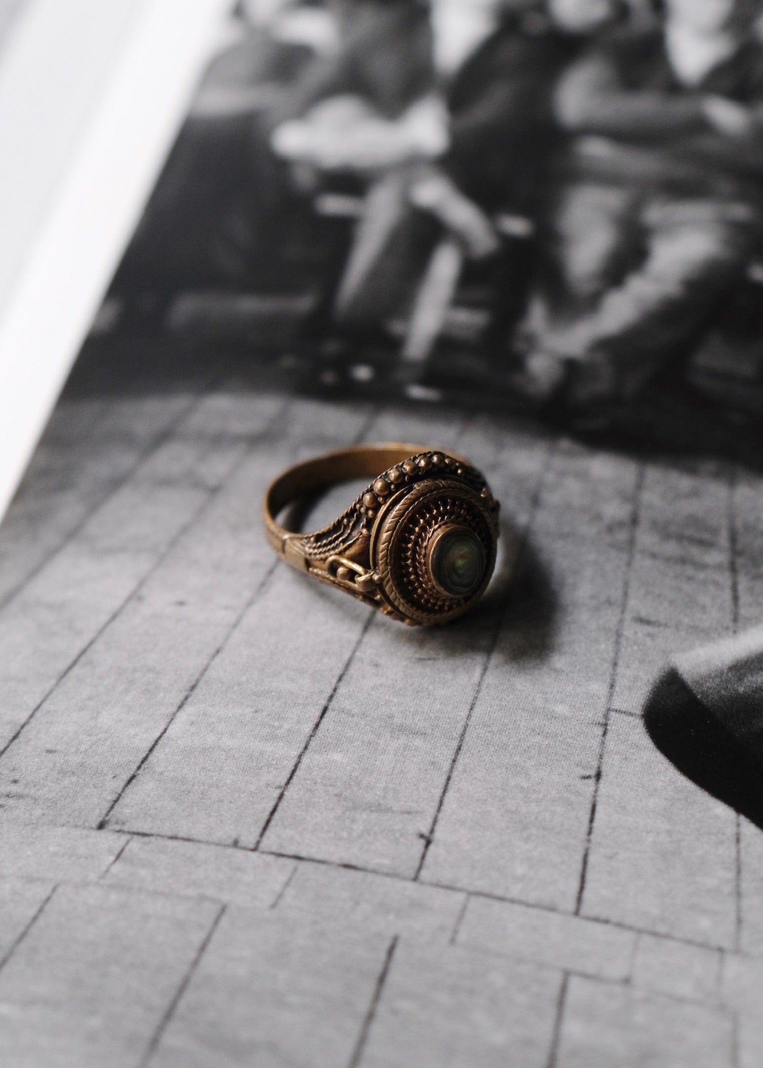 1900〜10's Antique poison ring