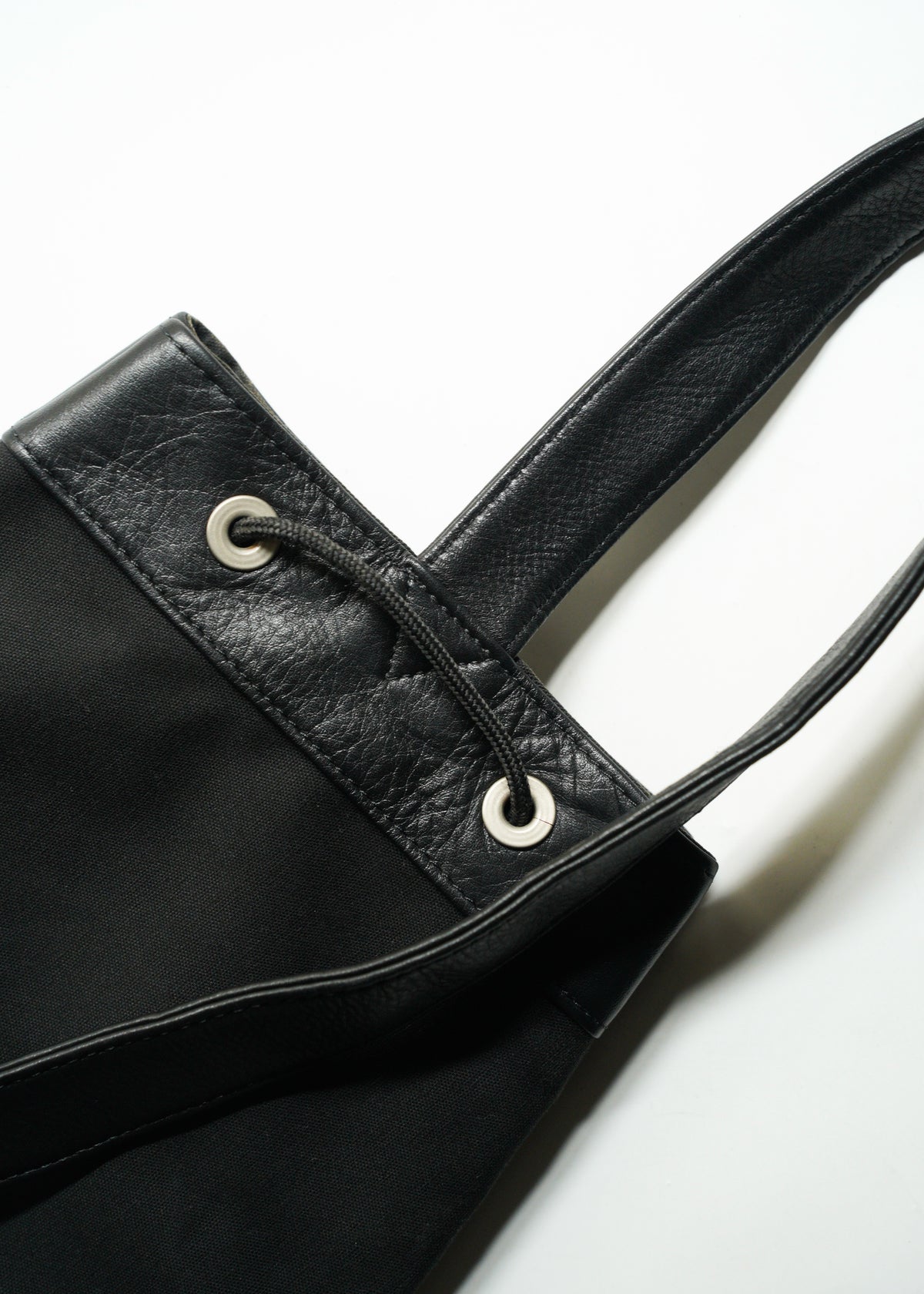 90-00’s ages b. VOYAGE switching leather bonsac shoulder bag