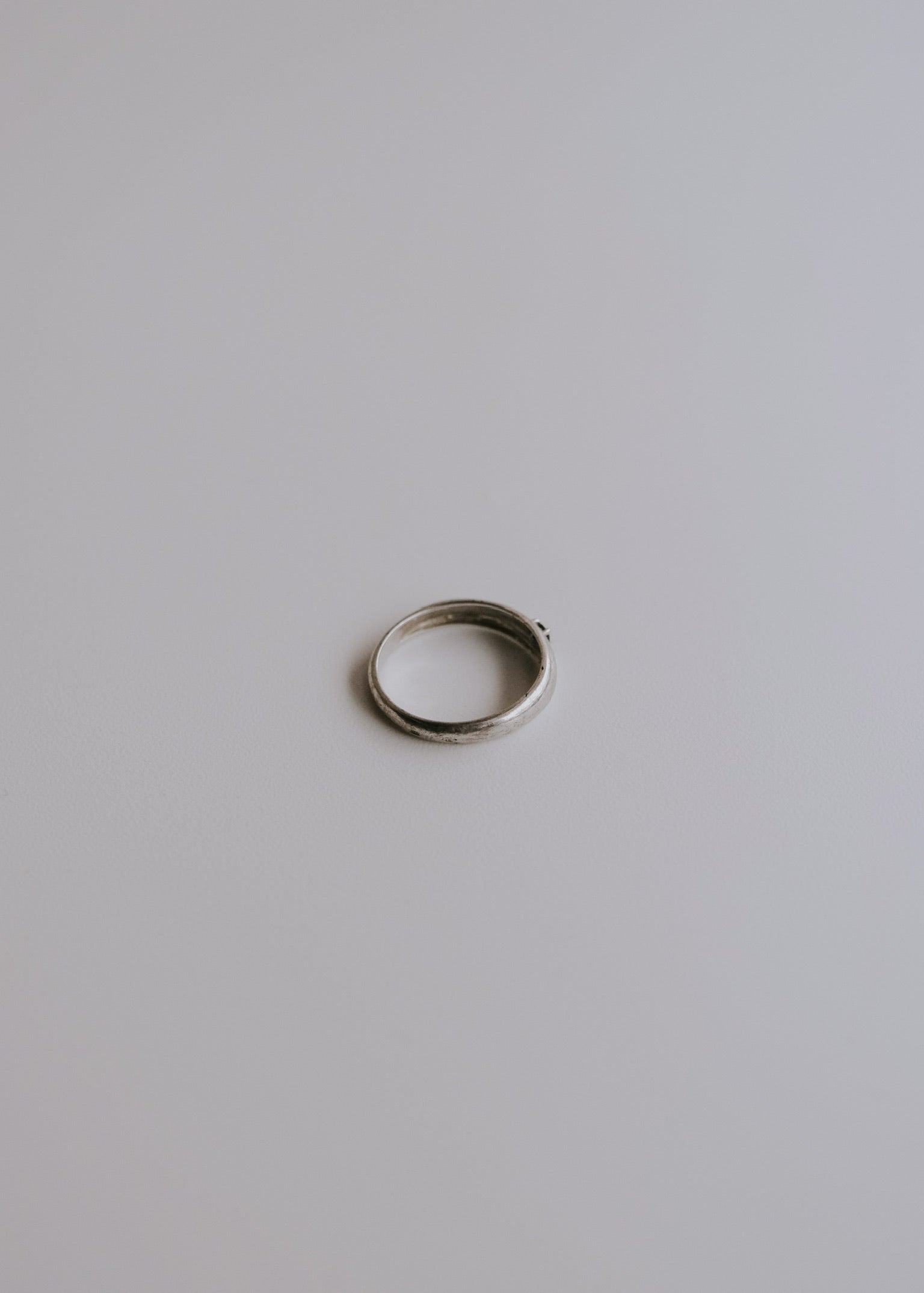 40's- silver onyx ring
