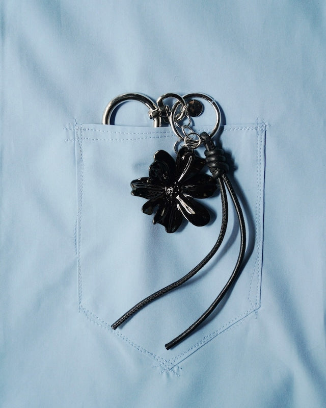 SHOOP 26SS black lily keyring