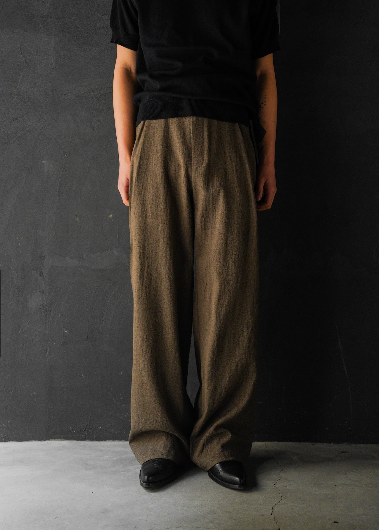 SHOOP 26SS big tuck trousers / Wrincled Brown
